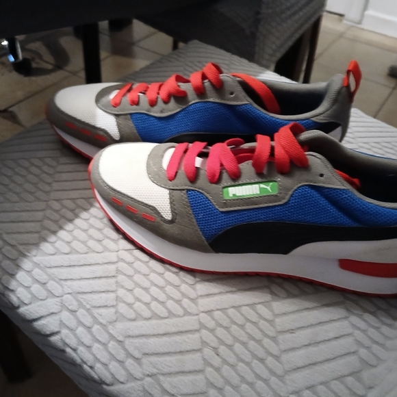 Men's Puma sneakers - Picture 3 of 3